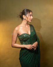 Mesmerizing Rakul Preet Singh in an Emerald Green Saree with a Corset Style Blouse Photos 07