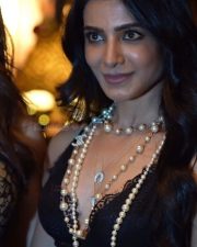 Mesmerizing Samantha Ruth Prabhu in a Black Lace Bralette and Black Skirt Pictures 01