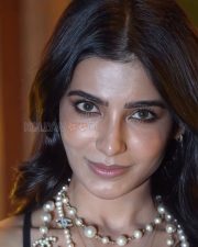 Mesmerizing Samantha Ruth Prabhu in a Black Lace Bralette and Black Skirt Pictures 03