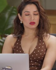 Milky Beauty Tamanna Cleavage in a Brown Dotted Crop Top Photos 04