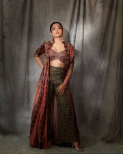 Mission Majnu Actress Rashmika Mandanna Photoshoot Pictures 01