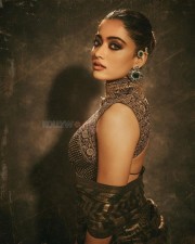 Mission Majnu Actress Rashmika Mandanna Photoshoot Pictures 02