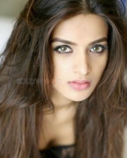Model Nidhhi Agarwal Hot Photos