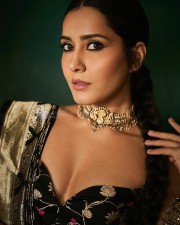 Most Popular Face of the Year Raashii Khanna in a Black Silk Saree with an Off Shoulder Cleavage Blouse Photos 05 Most Popular Face of the Year Raashii Khanna in a Black Silk Saree with an Off Shoulder Cleavage Blouse Photos 05