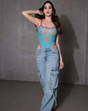 Mr and Mrs Mahi Actress Janhvi Kapoor in a Bodysuit and Cargo Pants Photos 03 Mr and Mrs Mahi Actress Janhvi Kapoor in a Bodysuit and Cargo Pants Photos 03