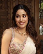 Mr and Mrs Mahi Actress Janhvi Kapoor in a Floral Lehenga Pictures 01 Mr and Mrs Mahi Actress Janhvi Kapoor in a Floral Lehenga Pictures 01