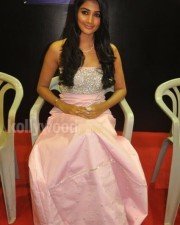 Mugamoodi Heroine Pooja Hegde Photos