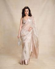 Natural Actress Shraddha Kapoor in a white knit dress Photos 04 Natural Actress Shraddha Kapoor in a white knit dress Photos 04