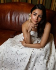 New Bride Alia Bhatt Pictures 01