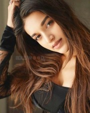 Nidhhi Agerwal Hot Cleavage Pictures