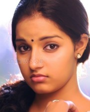 Nijama Nizhala Heroine Malavika Menon Photos