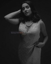 Nilavuku En Mel Ennadi Kobam Actress Anikha Surendran Photos 01