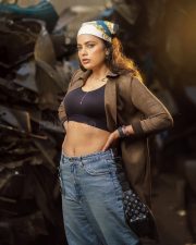O Manchi Ghost Actress Nandita Swetha in a Black Bralette Crop Top with a Light Blue Jeans and Brown Jacket Pictures 02 O Manchi Ghost Actress Nandita Swetha in a Black Bralette Crop Top with a Light Blue Jeans and Brown Jacket Pictures 02