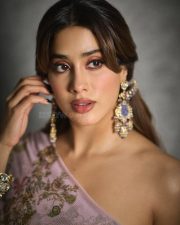 Param Sundari Heroine Janhvi Kapoor in a Pink Floral Saree Photos 01