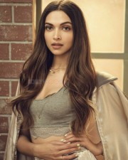 Pathan Actress Deepika Padukone Sexy Pictures