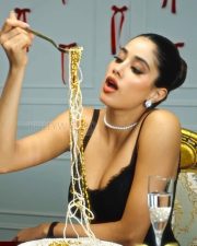 Peddi Actress Janhvi Kapoor Sexy Pictures 03 Peddi Actress Janhvi Kapoor Sexy Pictures 03