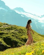 Pooja Hegde Mugamoodi Photos