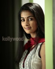 Pooja Hegde Mugamoodi Photos
