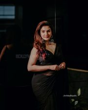 Pookkaalam Actress Honey Rose Photoshoot in Black Saree Pictures 02