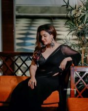 Pookkaalam Actress Honey Rose Photoshoot in Black Saree Pictures 05