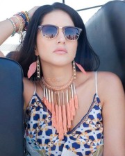 Porn Actress Sunny Leone Pictures