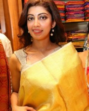 Pranitha Subhash Inaugurates Videms Silks Showroom At Vanasthalipuram Photos