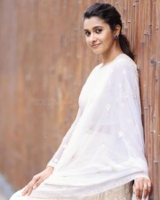 Pretty Priya Bhavani Shankar in a White Salwar Photos 03
