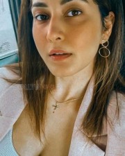 Raashi Khanna Sexy Cleavage Story Pic