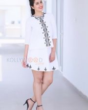 Raashi Khanna Sexy Photoshoot Pictures
