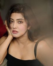 Radiant Kannada Beauty Pranita Subhash in a Black Sleeveless Tank Top Pictures 04