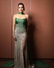 Ramayan Actress Kajal Aggarwal in an Emerald Green Strapless Corset Bodice with a Matching Embroidered Mini Skirt Photos 07