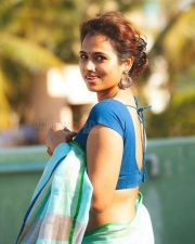 Ramya Pandian Hot Saree Photo