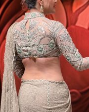 Resplendent Actress Kajal Agarwal in a Ivory embroidered sequin saree Photos 01