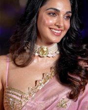 Resplendent Actress Kiara Advani in a Pink Organza Saree With Gold Blouse Photos 02