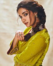Revolver Rita Heroine Keerthy Suresh in a Lime Green Velvet Kurta and Light Denim Jeans Pictures 04