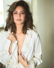 Risky Romeo Actress Kriti Kharbanda Braless in a White Shirt Pictures 02
