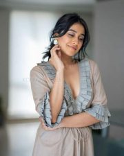 Riveting Regina Cassandra Pictures 01