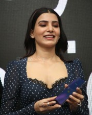 Samantha At The Launch Of Oneplus Mobiles At Big C Photos