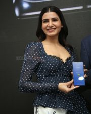 Samantha At The Launch Of Oneplus Mobiles At Big C Photos