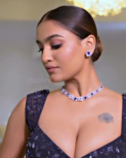 Saniya Iyappan Hot Cleavage Tattoo Photos 07
