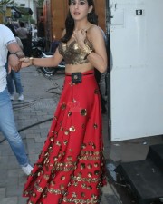 Sara Ali Khan Snapped In Juhu Pictures