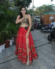 Sara Ali Khan Snapped In Juhu Pictures