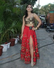Sara Ali Khan Snapped In Juhu Pictures