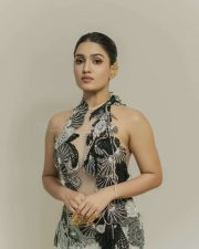 Saturday Night Actress Saniya Iyappan Sexy Photoshoot Pictures 05