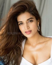 Savyasachi Actress Nidhhi Agerwal Hot Cleavage Photos