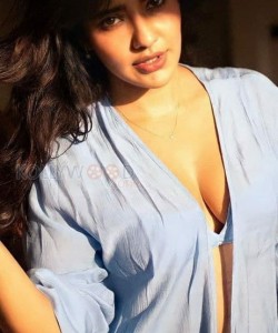 Seductive and Tempting Beauty Neha Sharma Hot Pictures 07