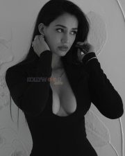 Seductively Hot Disha Patani Boobs Cleavage in a Black Long Sleeved Mini Blazer Dress Photos 01