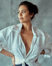 Sensual Esha Gupta Photoshoot Stills 02 Sensual Esha Gupta Photoshoot Stills 02