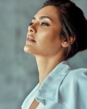 Sensual Esha Gupta Photoshoot Stills 03 Sensual Esha Gupta Photoshoot Stills 03
