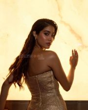 Sensuous Janhvi Kapoor in a Shimmery Strapless Off Shoulder Gown Photos 01